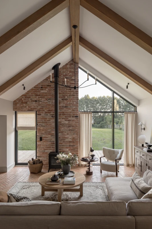 21_Dariusz-Jarząbek_Summer-house-by-the-lake_2048px.jpg